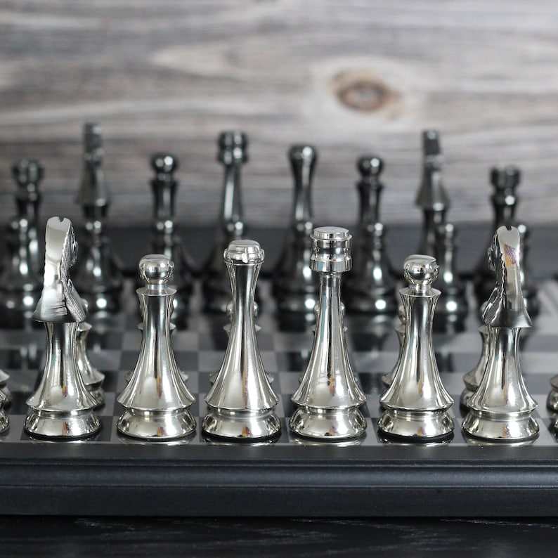 สีเงิน &amp; สีดำ