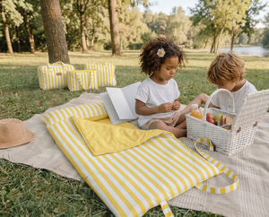 Tapis de couchage pliable et portable pour bébé - Conception facile à plier pour les voyages, les jeux et la sieste - Matière organique en duvet de canard résistante à l'eau - Toutes saisons - Product Image 5