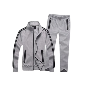 Conjunto de chándal de nailon cortavientos para hombre, chándal de nailon con diseño de moda para trotar con colores en contraste y logotipo personalizado al por mayor - Product Image 6