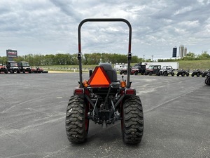 Used Kubota LX2620 Compact Tractor 4 Wheel Farm Utility Tractor Orange Agricultural <b>Machine</b> - Product Image 3