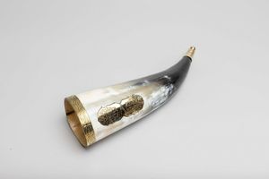 Corne à boire Viking authentique avec support en fer forgé à la main en corne de boeuf naturelle polie et scellée pour une utilisation sûre - Product Image 4