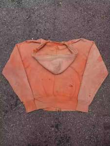 เสื้อฮู้ดดี้ผู้ชายแบบมืออาชีพ ขายส่ง ระบายอากาศได้ดี สไตล์ดิสเทรส ปักโลโก้ตามสั่ง สีพื้น ล้างสีแบบแอซิด - Product Image 3