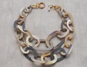 Collar de Lujo Hecho a Mano con Cuerno de Búfalo, Joyería Natural y Sostenible para Mujer, Alta Calidad - Product Image 2