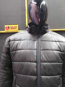 Chaqueta Acolchada Prémium Impermeable y Ecológica de Estilo Urbano para Hombre con Capucha y Mangas Largas para Invierno Color Personalizado a Precio Económico Tallas Grandes - Product Image 3