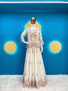 Style Chinon Multi Threads Sequence Work Blazer Koti avec Elegant Tube Choli et Heavy Flair Sharara avec Complémentaire Dupatta - Product Image 6
