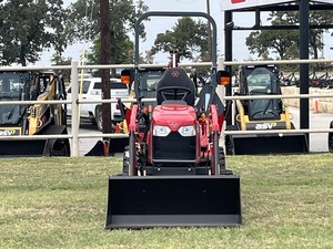 รถแทรกเตอร์ Massey Ferguson 1GC.23 พร้อมบุ้งกี๋ตักดินและแบคโฮ - Product Image 1