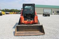 Chargeuse compacte sur chenilles Kubota SSV75 d'occasion disponible pour les acheteurs à la recherche de matériel de construction d'occasion