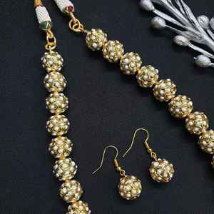 Gold Tone Jadau <b>Pearl</b> Fine Jewelry Set Elegant <b>Necklace</b> <b>and</b> <b>Earrings</b> Combo - Product Image 4