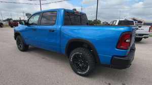 Camioneta Usada REBELS CREW 4X4 2025, Motor Turbo, Transmisión Automática, Asientos de Cuero, Techo Panorámico, Volante a la Izquierda, Buen Estado - Product Image 6