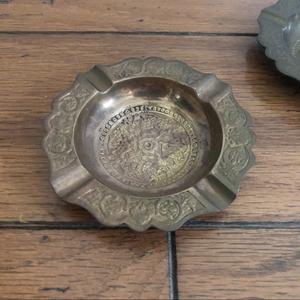 Cenicero con forma de hoja de Metal para el hogar, Cenicero de diseño moderno con acabado dorado para oficina, Hotel, Bar y oficina - Product Image 5