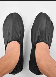 Accesorios de calzado de peso ligero Calcetines de invierno de cuero Borgoña con logotipo personalizado disponible a un precio asequible por AA IMPEX - Product Image 3