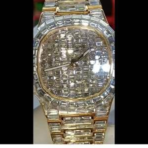 Vente en gros de montres de luxe Moissanite | Testeur de diamants présidentiels squelette glacé VVS - Product Image 1