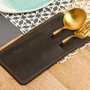 Soporte de cubiertos de cuero clásico para mesa de restaurante, organizador de utensilios portátil, rollo para configuración de mesa - Product Image 1