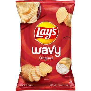 Compre papas fritas onduladas Lays, sabor original, bolsa de 7,75 oz - Product Image 2