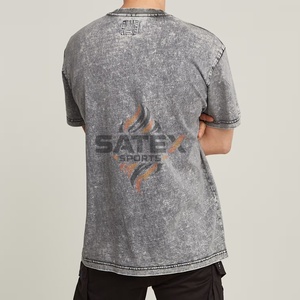 เสื้อยืดผู้ชายทรงโอเวอร์ไซส์ ผ้าคอตตอน 100% ลายเรียบ สไตล์สตรีท ลวดลายทึบ ทรงยาว  ซักย้อมสีแบบแอซิดวอช ป้องกันรอยยับ  รับสกรีนโลโก้ตามแบบ - Product Image 4