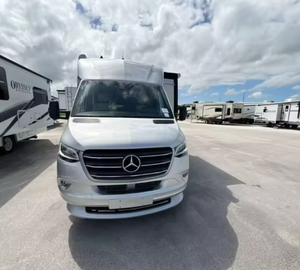 Remolque Usado 2021 Airstream Atlas Tommy Bahamas Edition Murphy Suite - Product Image 4