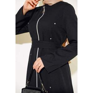 Abaya zippée avec détail pierre Noir - Product Image 3
