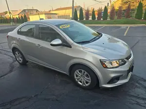 Usado 2017 Chevrolet Sonic LS - Product Image 6