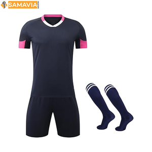 Conjunto de camiseta de fútbol retro con cuello en V al por mayor listo para enviar kit de fútbol personalizado para hombres con colores contrastantes - Product Image 6