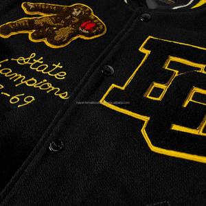 Chaqueta Varsity Informal de Lana Chenilla de Primera Calidad, Transpirable, Ecológica, con Cuello Alto, Bordado, Negra, para Hombre - Product Image 5