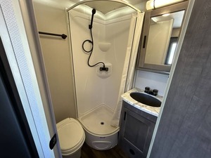Lance 2021 1475 Camper Trailer ready for sale - Product Image 4