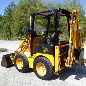 Chargeuse compacte JCB 1CX 4x4 avec capacité de charge nominale de 9 tonnes, pelle rétrocaveuse JCB 1CX - Product Image 4