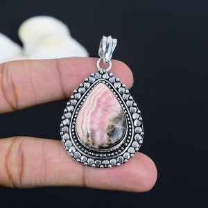 Colgante de Rodocrosita Natural en Plata de Ley Chapada en Platino, Certificado por IGI, Joyería de Piedras Preciosas Hecha a Mano, Elegante Regalo para Mujer - Product Image 1