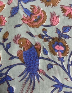 Tela de Algodón Estampada a Mano con Diseños de Aves y Flores Vintage, Textiles Botánicos Vintage en Inglés y Francés - Product Image 1