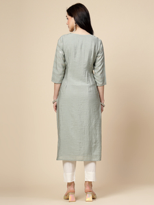 Robe élégante et confortable pour femmes, tenue décontractée pour les fêtes, couleur grise, tissu en viscose pure, silhouette en A, manches trois quarts brodées - Product Image 3