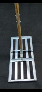 Râteau de nivellement de pelouse à long manche, fabricant d'outils d'aménagement paysager galvanisés - Product Image 5