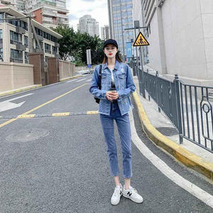 Chaqueta vaquera de mezclilla estilo 2024, personalizada, con lavado ácido, lisa, para mujer, a la moda, estilo streetwear, chaqueta vaquera moderna para mujer - Product Image 3