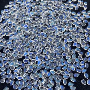 หินมูนสโตนสีฟ้าไฟสีรุ้ง4มม. 6มม. พลอยเม็ดเรียบทรงหลวมอัญมณีอัญมณีทรงหลังเบี้ยขายส่ง - Product Image 1