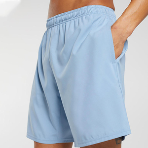 กางเกงขาสั้นกีฬาแห้งเร็วของผู้ชายกางเกงขาสั้นลำลองระบายอากาศสีพื้นพิมพ์โลโก้ได้ตามต้องการ - Product Image 2