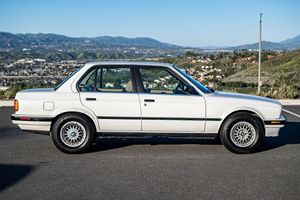 BMW 325i Sedán de 1989 Usado, Sin Reserva, Transmisión Manual de 5 Velocidades, Motor de 6 Cilindros, Propiedad de California - Product Image 3