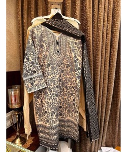 Robe modeste musulmane du Ramadan de couleur bleue avec abaya turque et hijab classique - Product Image 2