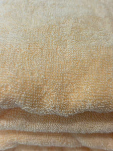 Rehaussez le style de votre salle de bain avec des serviettes de bain en peluche pour la maison, haute densité (699 GSM), à bas prix - Product Image 4