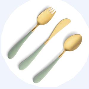 Juego de 5 cubiertos de acero inoxidable, cuchara, tenedor, cuchillo Ideal para utensilios de cocina, mesa, hogar, cubiertos con acabado chapado en oro - Product Image 2