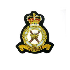 Venta al por mayor de alambre de lingotes bordado de alta calidad insignias de bordado hecho a mano insignias de moda - Product Image 5