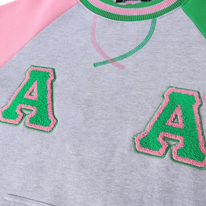 Sweat-shirt personnalisé de la sororité Omega |   Pull personnalisé avec lettre grecque |   Ajoutez votre histoire de chapitre - Product Image 3