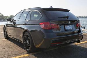 BMW 330i xDrive Sports Wagon B58 Turbo de 6 cilindros, usado, premium, año 2018 - Product Image 3