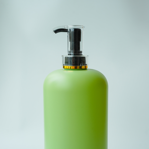 Botella Cosmética de HDPE de 2 Litros con Bomba Dosificadora, Color Personalizado e Impresión por Transferencia de Calor para Envasado de Champú y Limpiador Facial - Product Image 5