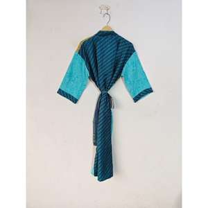 Robe Kimono Sari en soie recyclée de luxe pour femmes Peignoir ouvert de style indien Vêtements de nuit Robe de nuit Kimono d'été thermique pour elle - Product Image 4