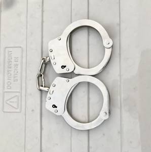 กุญแจมือเหล็กคาร์บอนสำหรับงานหนักปรับได้พร้อมกุญแจ2ปุ่มผลิตภัณฑ์งานฝีมือโลหะ - Product Image 4