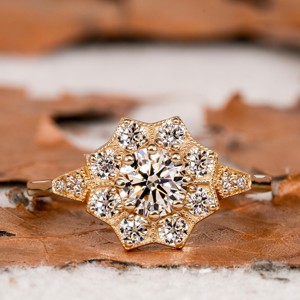 เครื่องประดับคุณภาพดีสไตล์อาร์ตเดคโคกำหนดเองสีเหลืองทองแลปสร้าง0.8ct เพชรกลมตัดหินแหวนหมั้นสำหรับผู้หญิง - Product Image 1