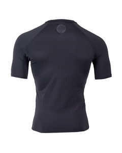 เสื้อรัดกล้ามเนื้อผู้ชายแบบสั้น ผ้าโพลีเอสเตอร์ระบายอากาศ พิมพ์ลายซิลค์สกรีน คุณภาพสูง ออกแบบเองได้ น้ำหนัก 180 กรัม ยี่ห้อ WEAVEON ขายส่ง - Product Image 1