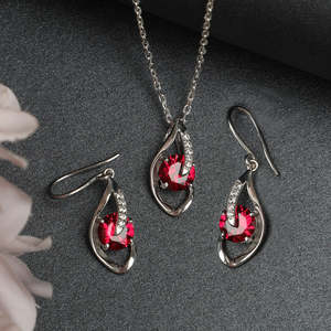 Juego de Collar y Pendientes CLARA de Plata de Ley 925 con Ojo Rojo Sangre para Bodas - Product Image 2