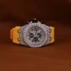 Reloj Cronógrafo de Cuarzo de Lujo Estilo Hip Hop con Diamantes Moissanite, Correa de Goma Amarilla, Caja de Acero Inoxidable, Diseño Deportivo y Moderno - Product Image 1