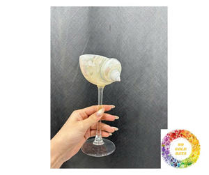Copa de vino de concha hecha a mano con concha marina y concha de caracol con un distintivo patrón natural para cenas de lujo y distribución de regalos. - Product Image 2