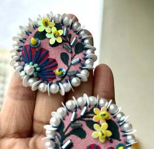 Pendientes de aro con pájaro bordado a mano, pendientes personalizados con múltiples cuentas, joyería festiva para mujer al mejor precio, pendientes con cuentas. - Product Image 3