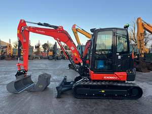 รถขุดขนาดเล็ก Kubota KX060-5 มือสอง สภาพดี น้ำหนัก 6 ตัน แบบไฮดรอลิก พร้อมห้องโดยสารปิด  เครื่องยนต์ EPA จัดส่งรวดเร็ว - Product Image 6
